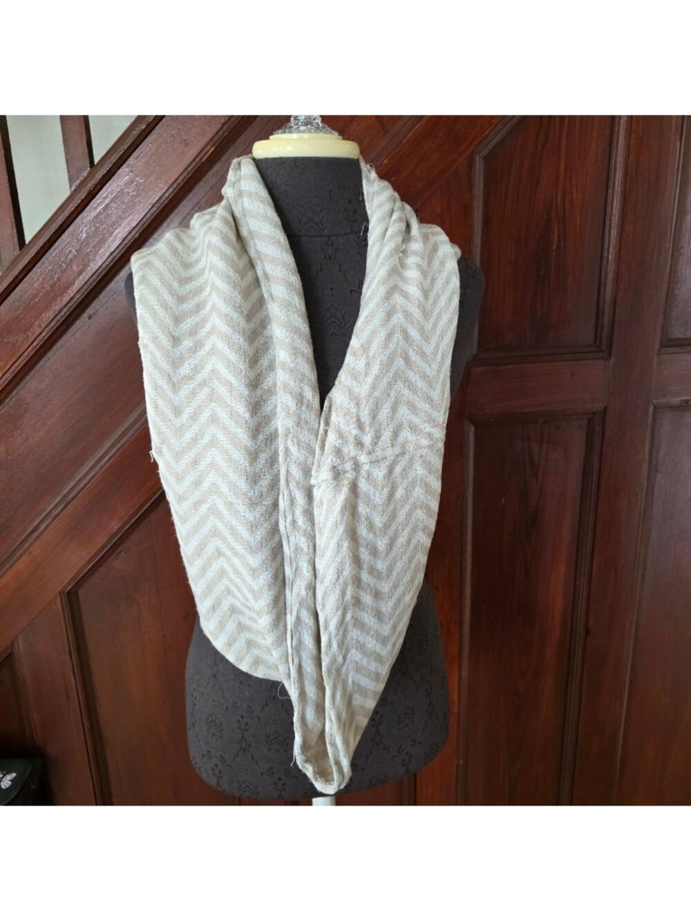 Calvin Klein Beige Chevron Infinity Scarf Rayon Blend Lightweight 26"x21"